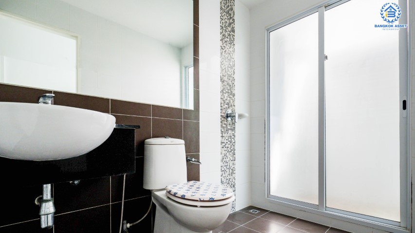 *****ทาวน์โฮมมือสองย่านนนทบุรี หลังกลาง 3 ชั้น ม.ทาวน์พลัสเอ็กซ์ ประชาชื่น-งามวงศ์วาน เนื้อที่ 20 ตร.ว. ฟังก์ชัน 3 ห้องนอน 3 ห้องน้ำ จอดรถได้ถึง 2 คัน บนทำเลโซนเมือง เดินทางสะดวกเพราะเชื่อมต่อหลายเส้นทาง ใกล้รถไฟฟ้าสายสีชมพู "สถานีสนามบินน้ำ"